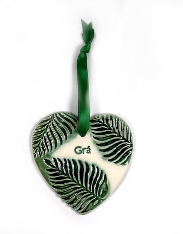 MAPLE TREE POTTERY Ceramic Gra Heart - Green Fern Leaf