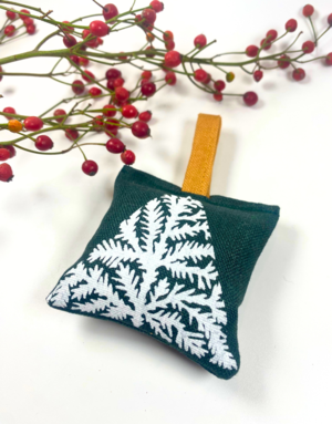 JUPITER RED Single Linen Lavender Sachet - Christmas Tree