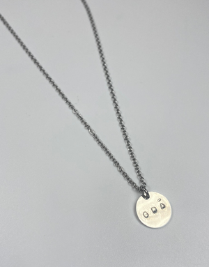 RUDIES AND CO Silver Disc Grá Necklace