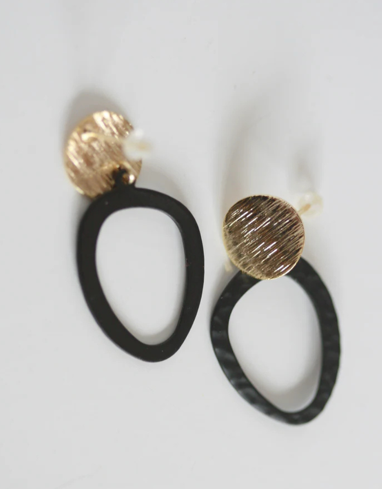 KAIKO STUDIO Brushed Gold Circle and Black Cutout Stud Earrings