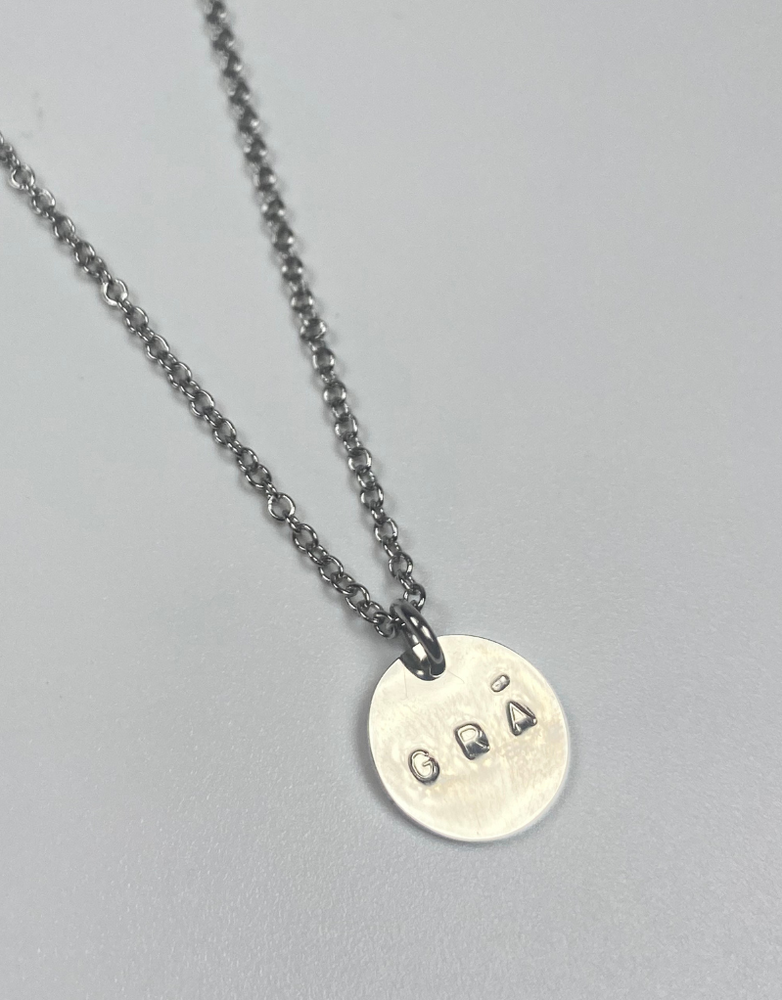 RUDIES AND CO Silver Disc Grá Necklace