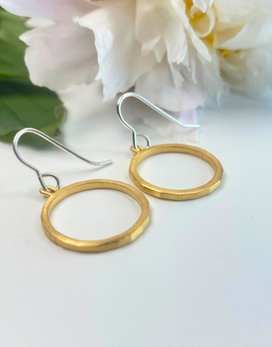LYNSEY DE BURCA Ancaire Circle Earrings - Gold