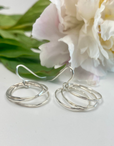 LYNSEY DE BURCA Doorus Drop Earrings - Silver