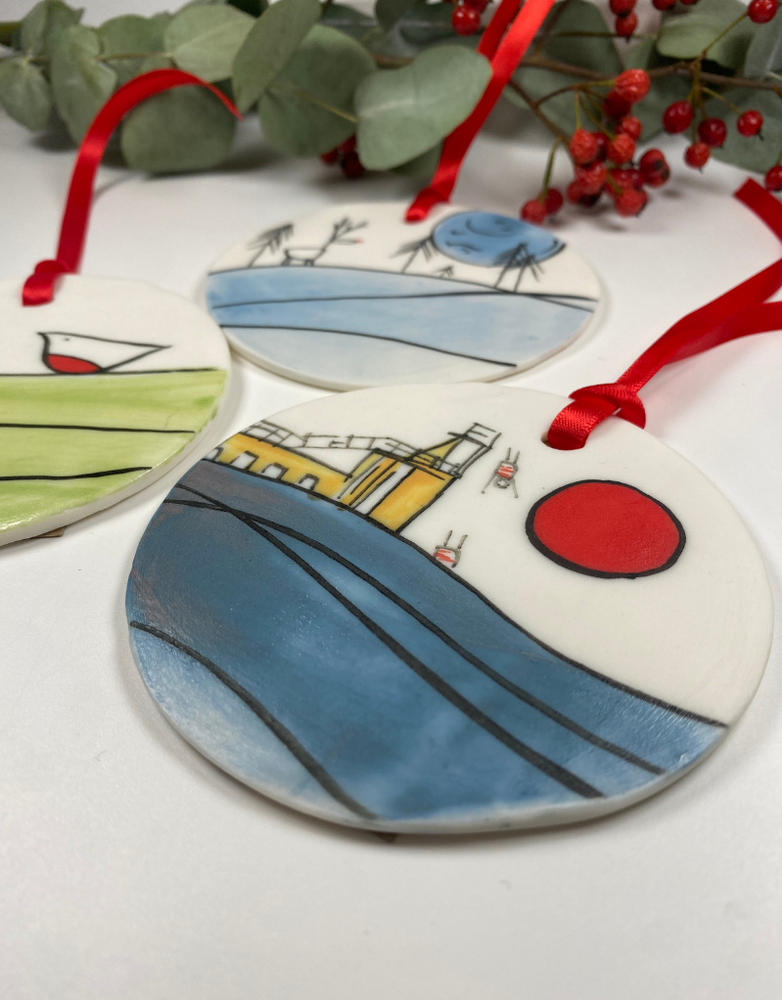 KARO ART Porcelain Disc Decoration - Robin