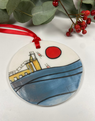 KARO ART Porcelain Disc Decoration - Diving Tower