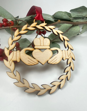 MY SHOP COLLECTION Wooden Decoration - Wreath Claddagh