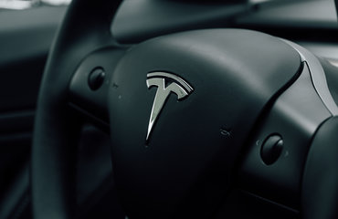 Waar koop ik de beste accessoires voor mijn Tesla?