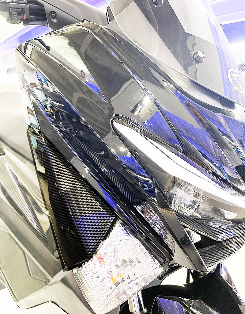 Seven2 - Right front body panel carbon (side) (PP)
