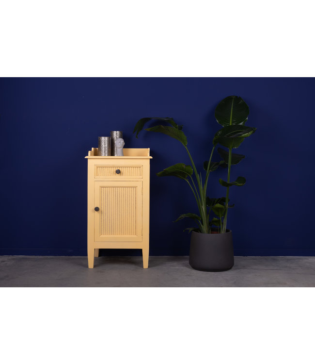 Rootsmann Rootsmann kleiner Vitrinenschrank | Gelb