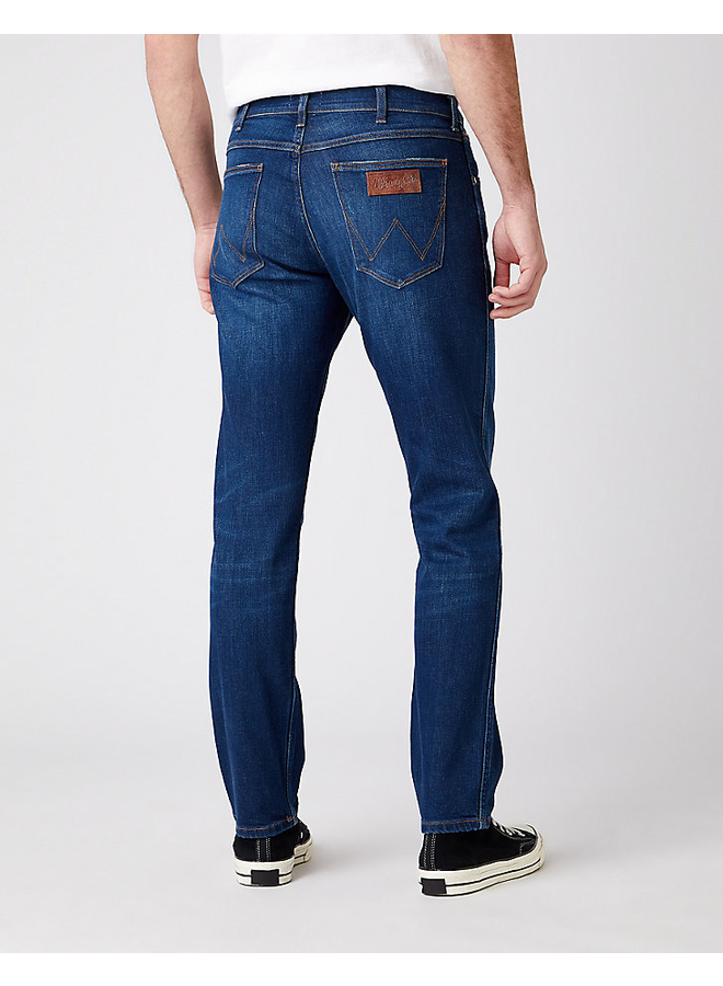 Wrangler Straight Fit Jeans W15QCJ027 - Greensboro