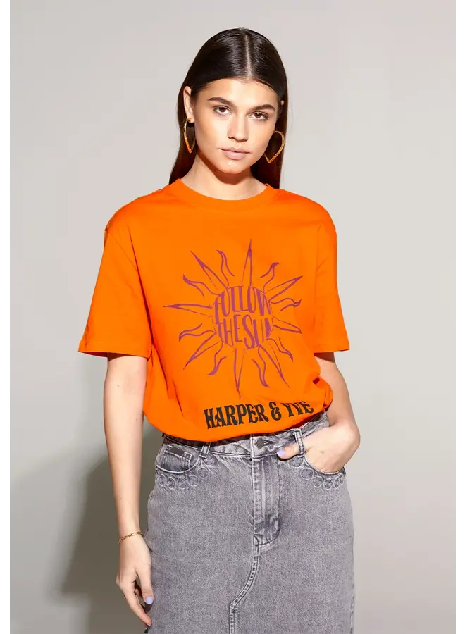 Harper and Yve T-shirt Follow The Sun SS24D300 - 801 Sunset Oranj