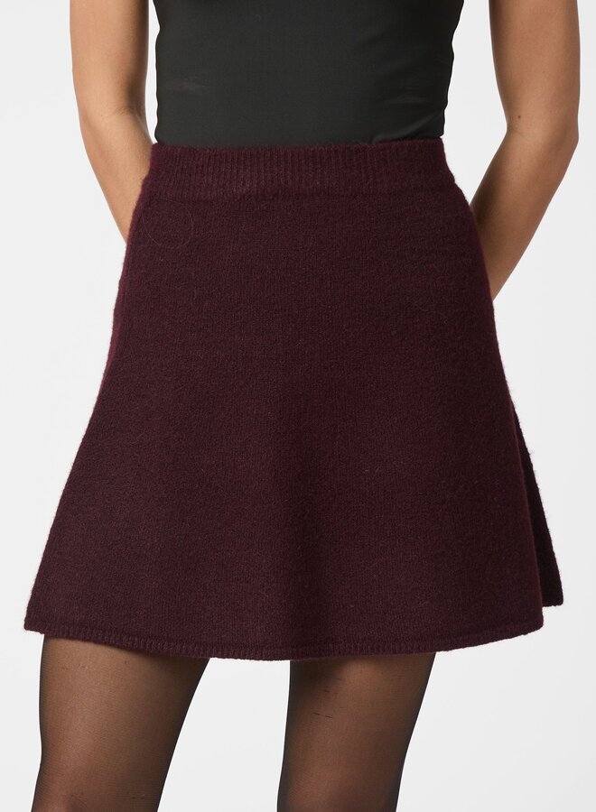 Neo Noir Rok Gisa 161228 - 682 Wine