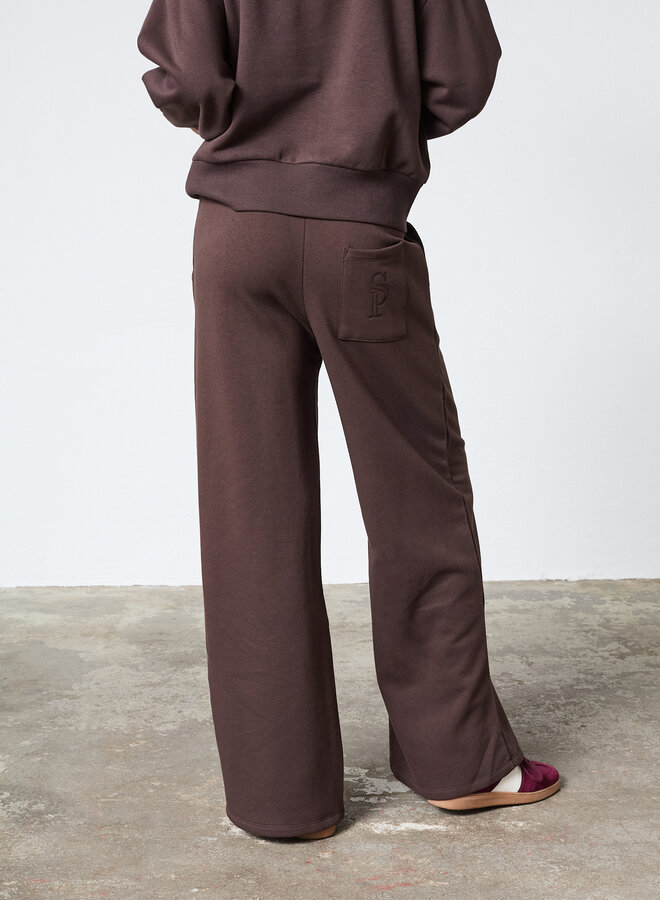 Sisters Point Broek VEMIA-PA 19156 200- Brown