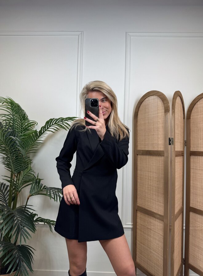 Ambika Blazer Dress Pien - Black