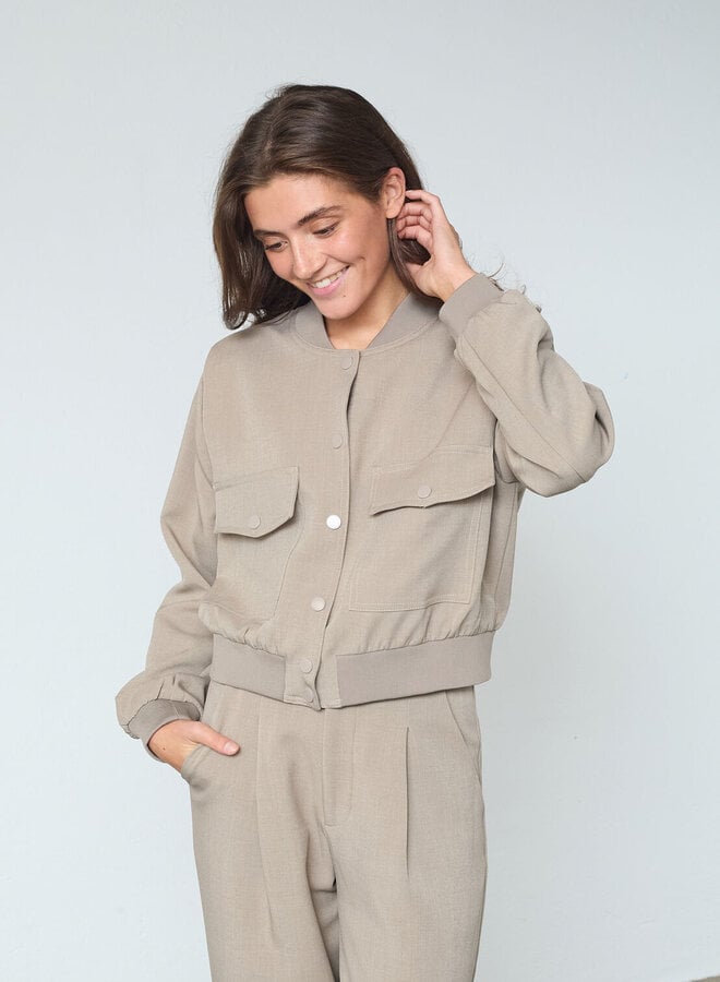 Kort jasje Garwin-Ja20 19056 - 205 Sand