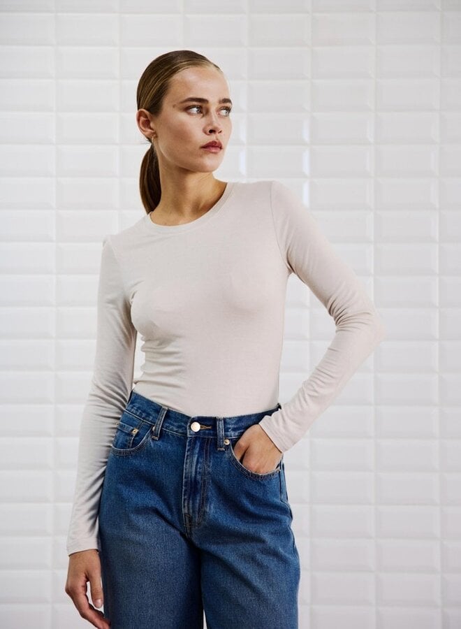 Top 00000571 - Cloud White