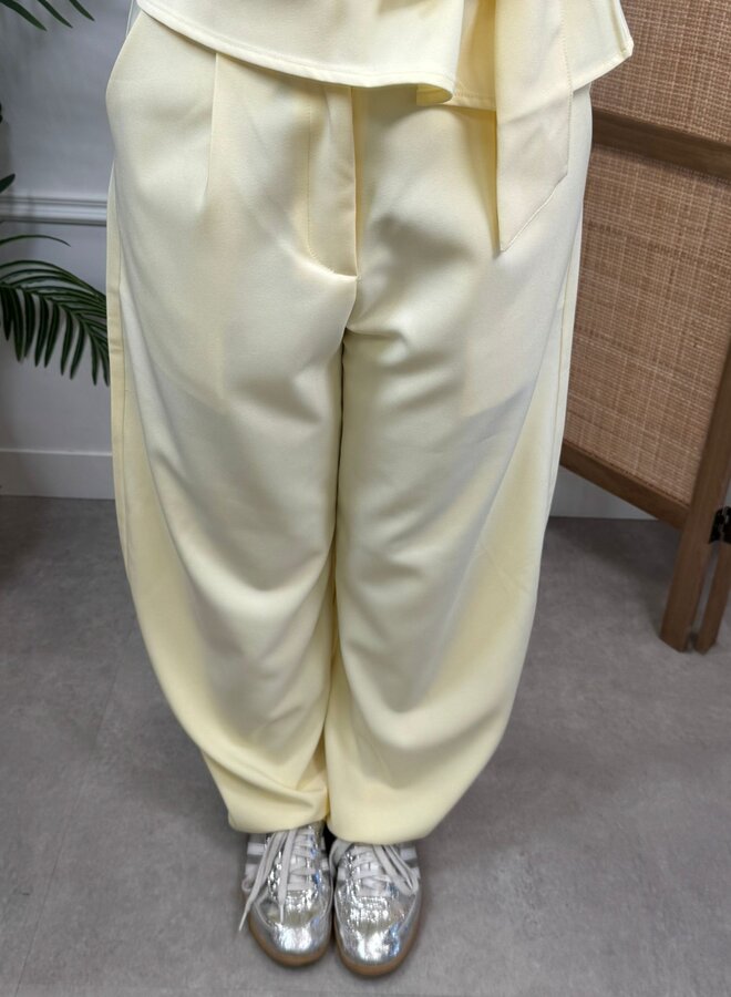 Ambika Nina Broek - Yellow