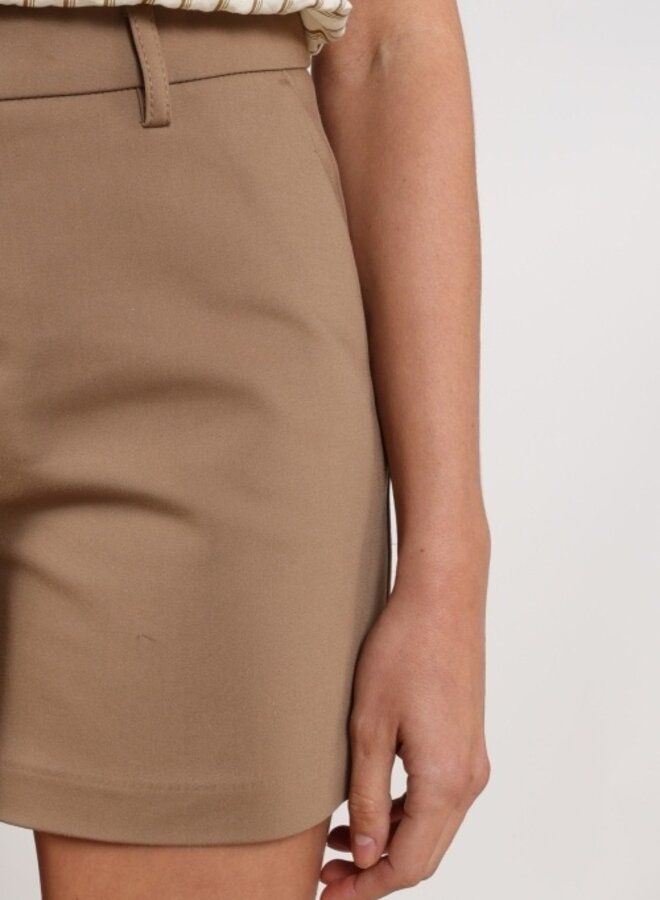 Nukus Short Dahlia NKS09043 - 64 Camel