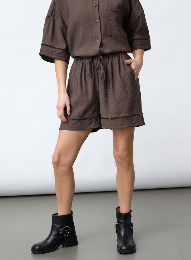 Sisters Point Short ELLA-SHO17 - Dark Chocolate