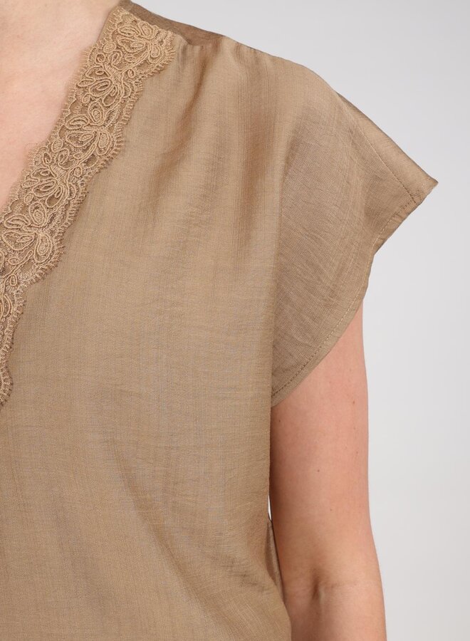 Nukus Top Marlijn NKS01122 - 64 Camel
