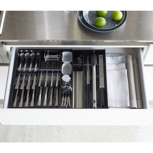 Yamazaki Uitschuifbare zwarte bestekbak met uitneembare verdelers Yamazaki