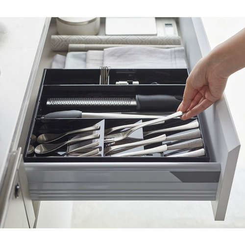 Yamazaki Uitschuifbare zwarte bestekbak met uitneembare verdelers Yamazaki