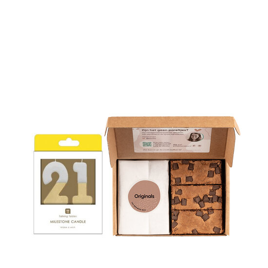 Hoera, jij bent 21 jaar! | Brownies | Verjaardagskaarsjes 21