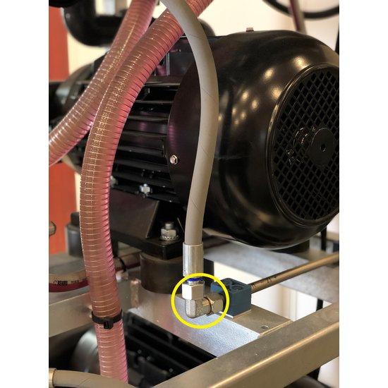 Knie M18 bui - M18 bin