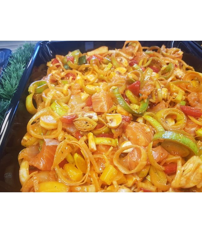 Urker wokschotel met zalm en witvis