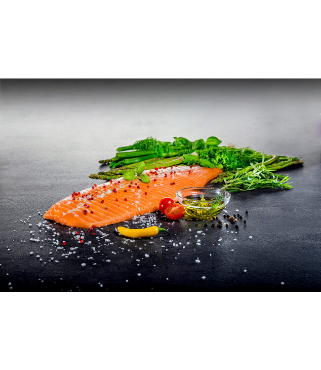 Zalmfilet met huid  moten 1 kg  (Zonder kop op staart)
