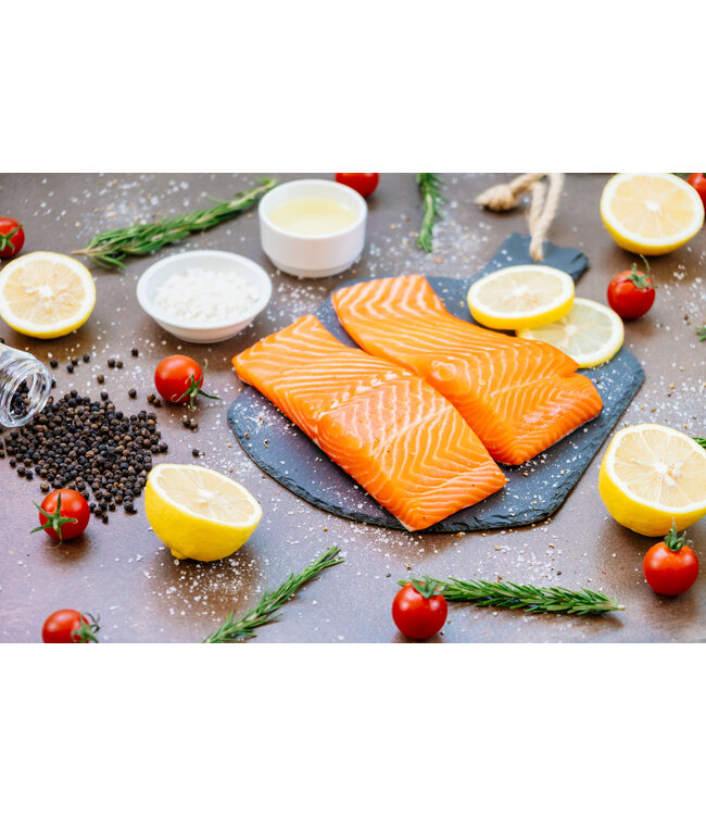 Zalmfilet met huid  moten 1 kg  (Zonder kop op staart)