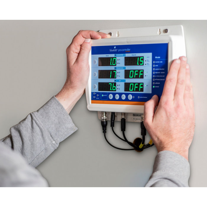 Bluelab Bluelab Pro Controller Connect | pH / EC / TEMP with DATA-log