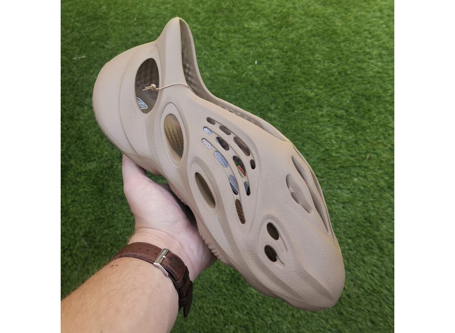 Yeezy Foam Runner Clay Taupe / GV6842 SneakerMood SneakerMood