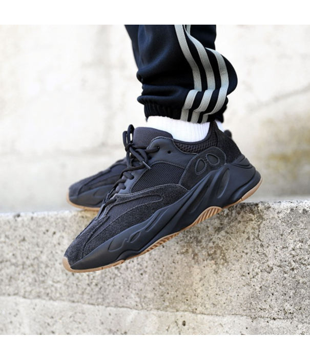 adidas Yeezy Boost 700 Utility Black / FV5304 - SneakerMood