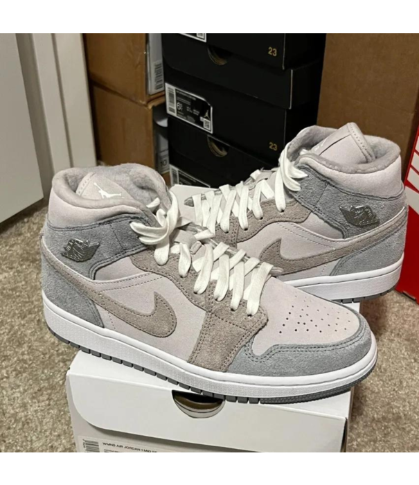 Nike Jordan 1 Mid SE Particle Grey (W)