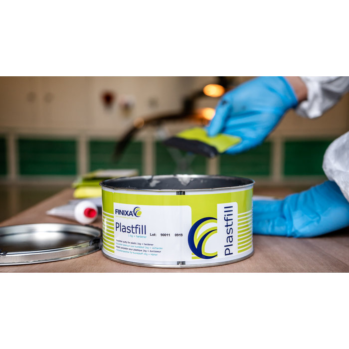 Finixa Plastfill - polyester putty for plastic