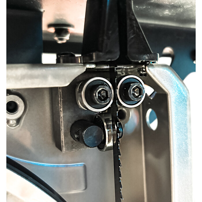 Lumberjack PRO SERIES 8" Bench Top Bandsaw - Precision, Power & Versatility in One Compact Machine