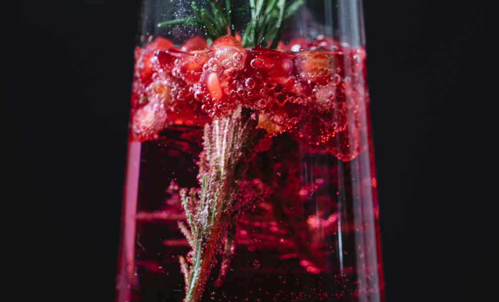 Weihnachtlicher Aperitif-Granatapfel Rosé Spritz