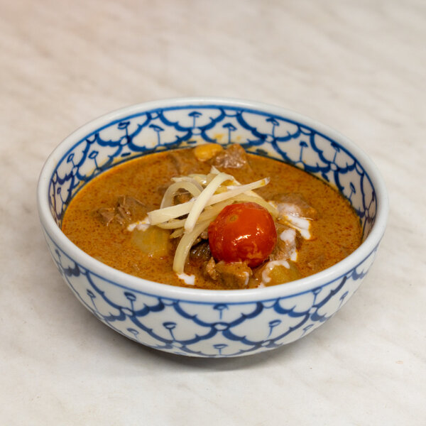 Restaurant BaiYok Thais Thaise maaltijd: Mus sa man curry met rundvlees, aardappel, pinda, ui en jasmijnrijst (1p)