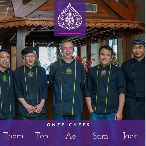 Restaurant BaiYok Thais Thaise gele curry met scharrelkipfilet, pompoen en ui (licht pittig)