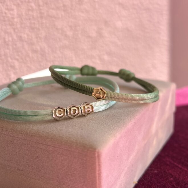 Honey Bee Satijnkoord Armband - 3 Initialen
