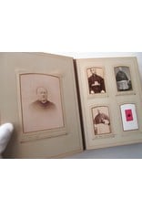 [Fotografica] - Photo album [Ladies, gentlemen, Catholic clergy and nuns. With handwritten]: "Souvenir de mon [...] Oncle"