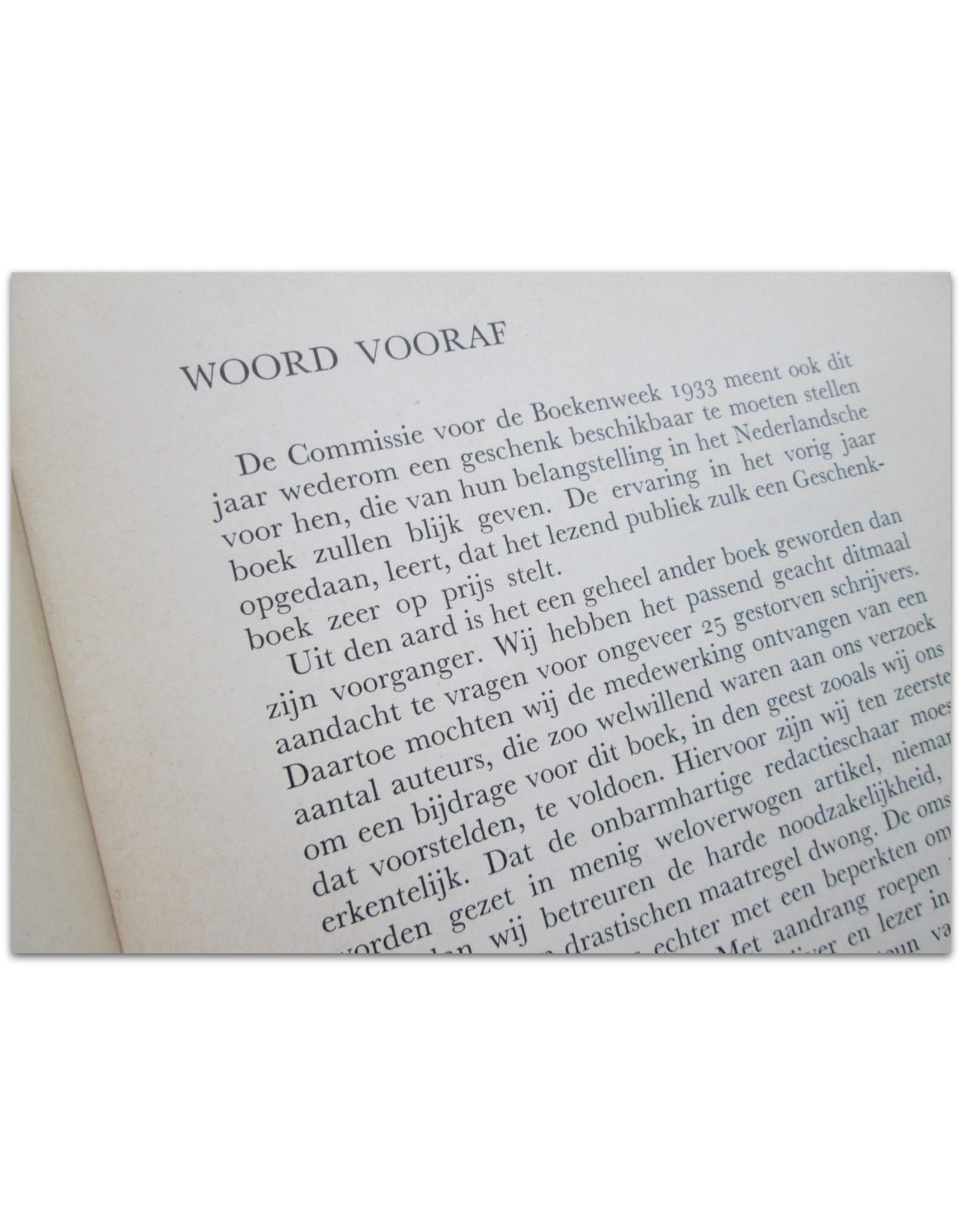 C.J. Kelk [ed.] - Geschenk 1933: Herinneringen aan Nederlandsche schrijfsters en schrijvers [due to] Nederlandsche Boekenweek 29 april-6 mei 1933