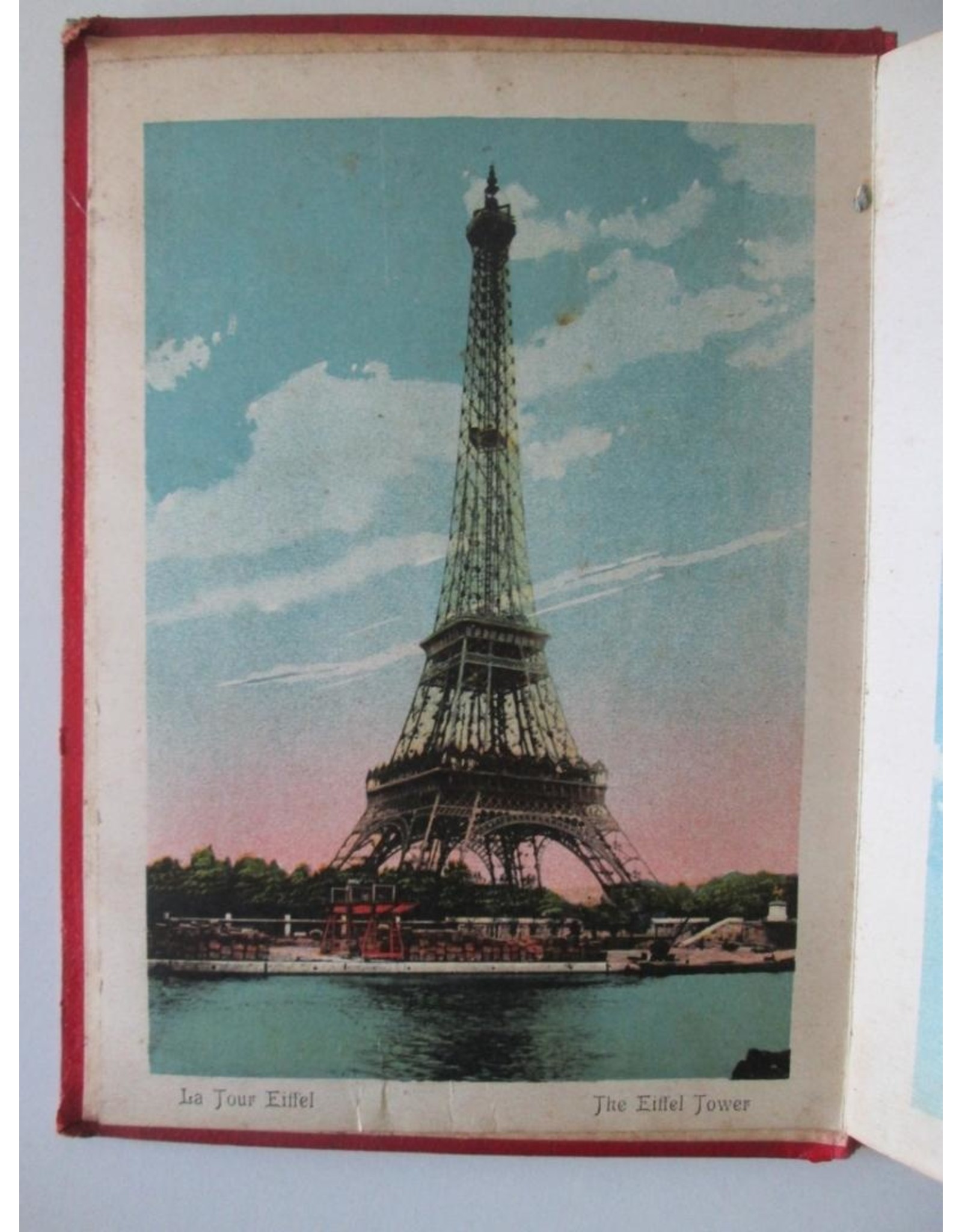 Souvenir de Paris: Photographies en couleurs. Notice in English and French