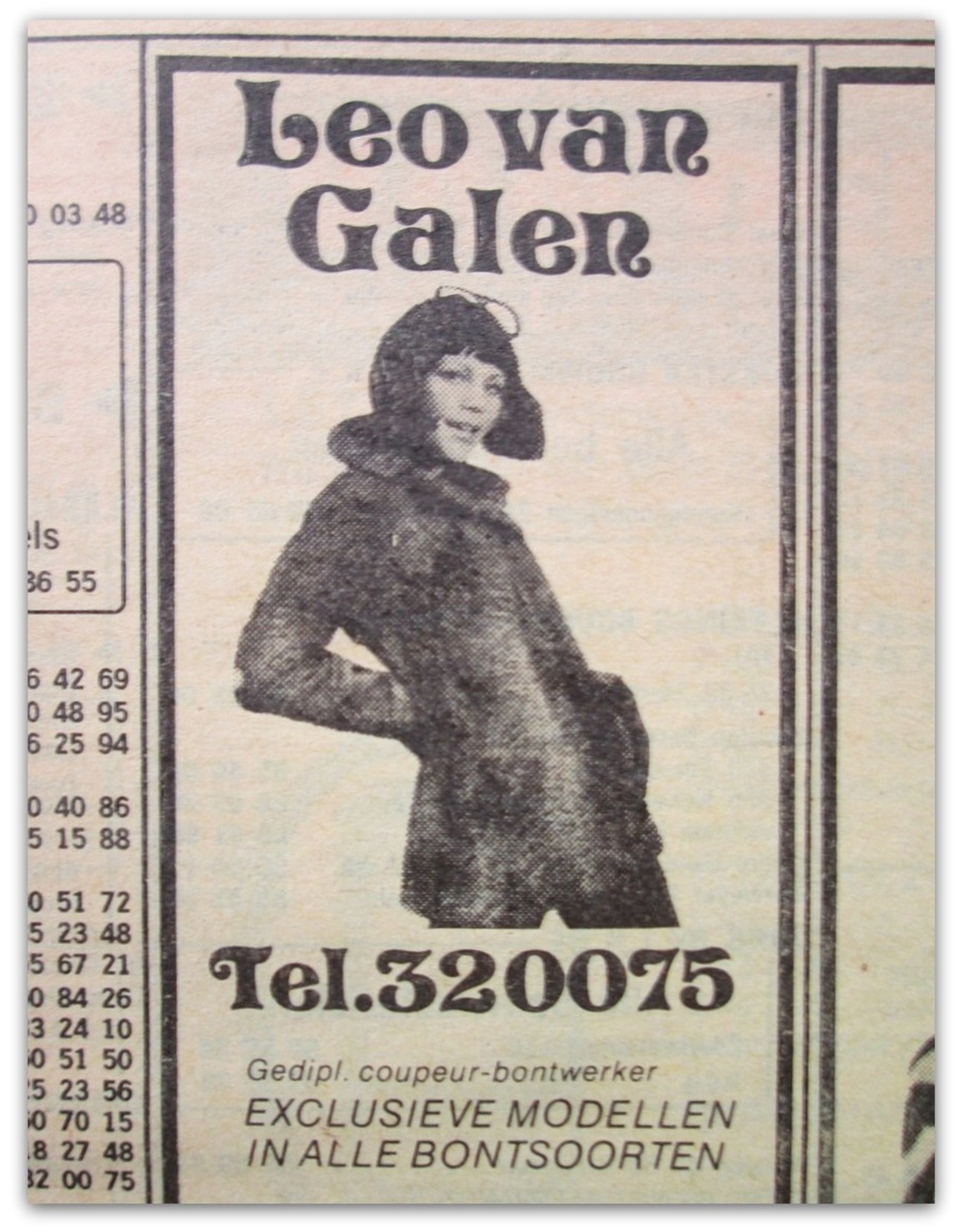 Gouden Gids Den Haag 1973/74 : De jaarlijkse zaken- en beroepengids, uitgegeven met medewerking van, en verspreid door P.T.T.