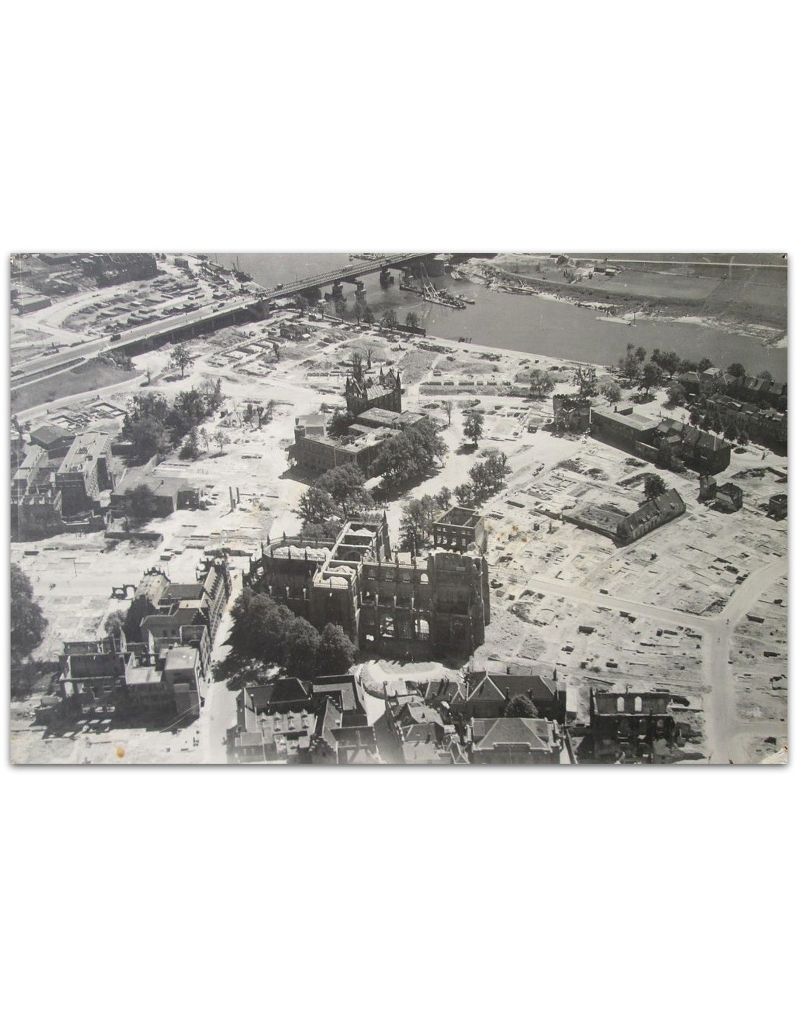 [KLM Aerocarto] - [The destroyed city center of Arnhem after 1945]