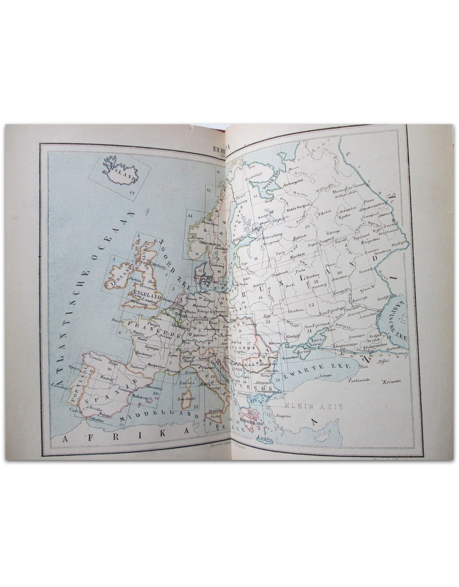 J. Kuyper - Wereld-Atlas voor Kantoor en Huiskamer [in Honderd Kaarten. 1e & 2e Deel; Europa & Azië, Afrika, Amerika en Australië]