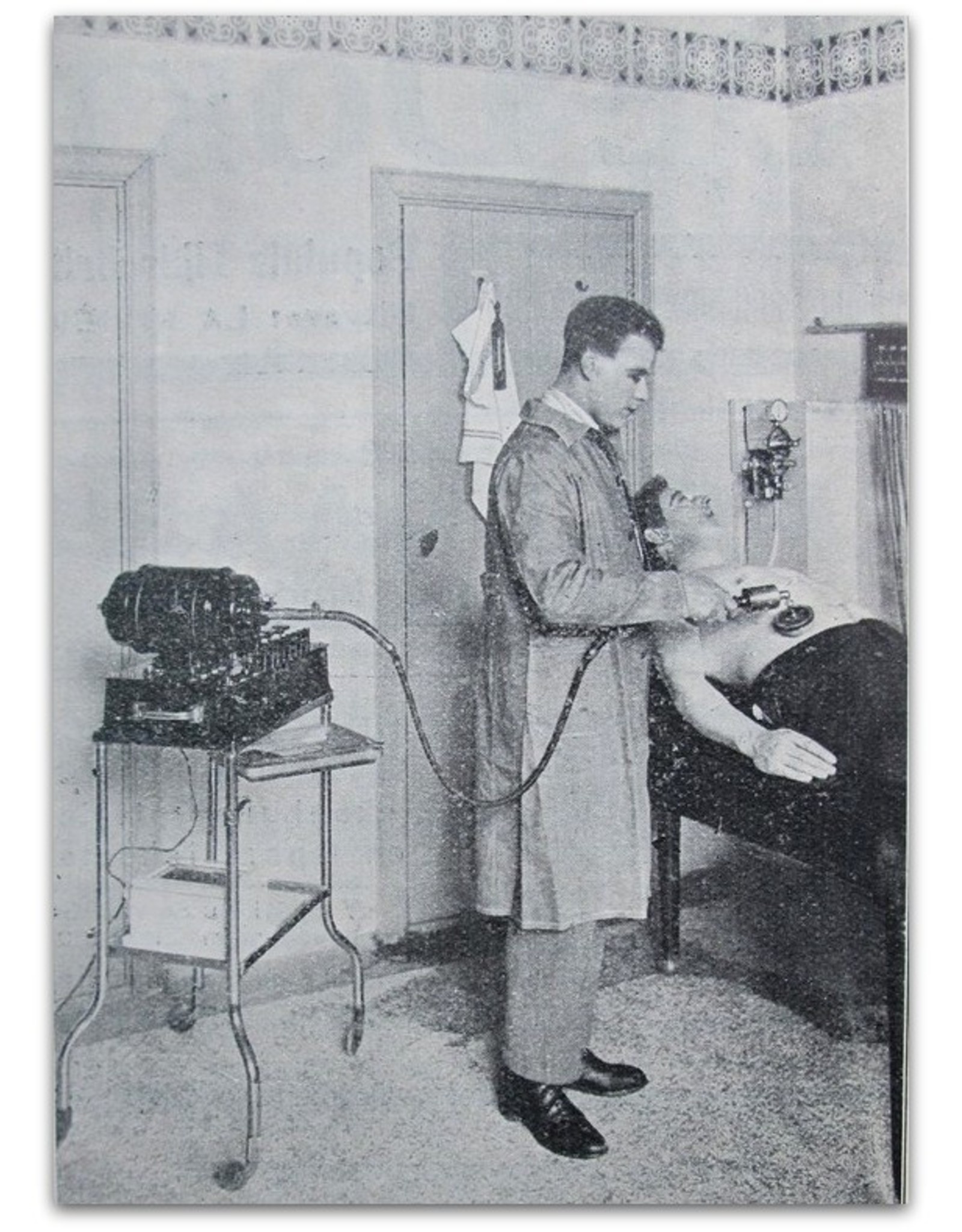 Dr. Med. J. Voorhoeve [red.] - De Dokter in Huis. Populair Tijdschrift voor de Volksgezondheid. Dertiende jaargang (1932)