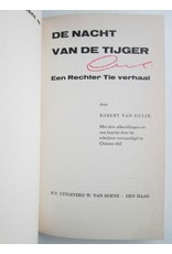 Robert van Gulik - De Nacht van de Tijger. Een Rechter Tie verhaal. Met drie afbeeldingen en een kaartje door de schrijver vervaardigd [...]