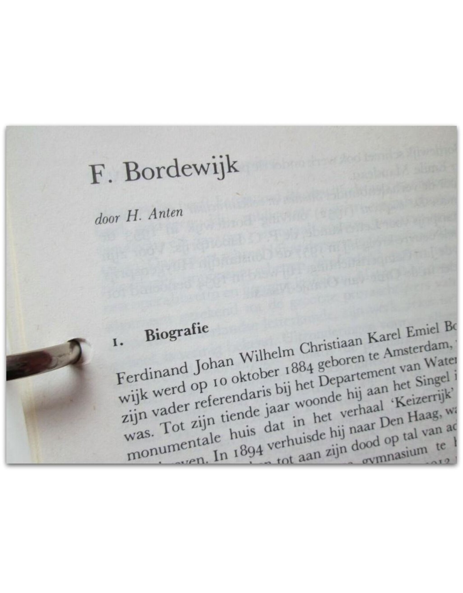 Ad Zuiderent, Hugo Brems & Tom van Deel [red.] - Kritisch Lexicon van de Moderne Nederlandstalige Literatuur
